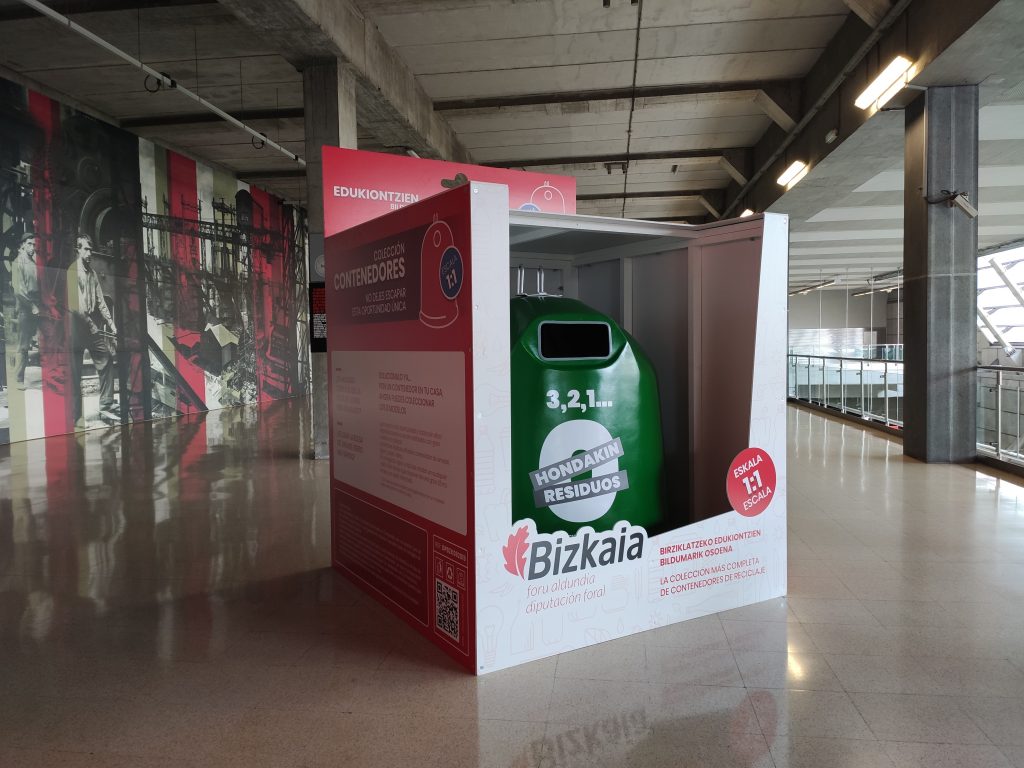 Campaña street marketing reciclaje contenedores Bilbao - Campaña impacto a lo grande escala - DT Creativos Bilbao