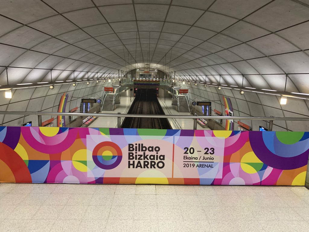 Publicidad estación metro bilbao_Marketing y comunicación_Marketing de guerrilla Bilbao metro_andén